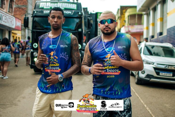 Bloco Juntando Os Troços agita a avenida no Festival do Cacau e Chocolate 2025 121