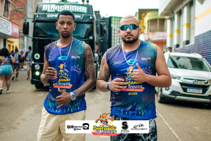 Bloco Juntando Os Troços agita a avenida no Festival do Cacau e Chocolate 2025 122