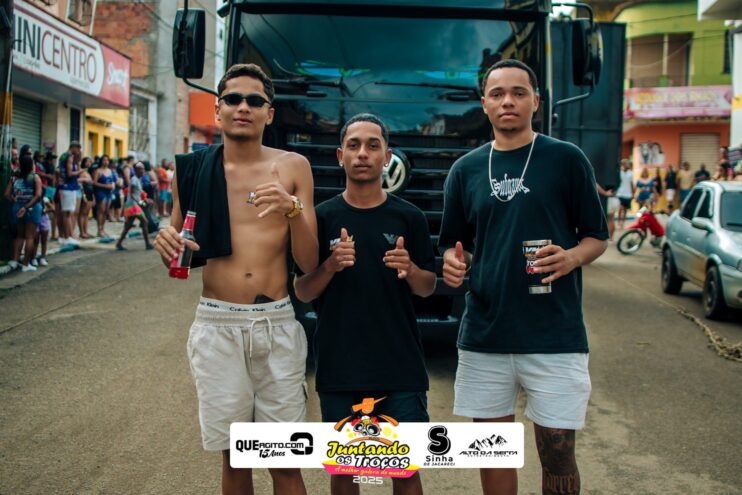 Bloco Juntando Os Troços agita a avenida no Festival do Cacau e Chocolate 2025 127