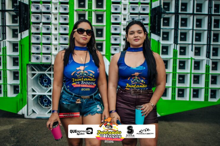 Bloco Juntando Os Troços agita a avenida no Festival do Cacau e Chocolate 2025 135