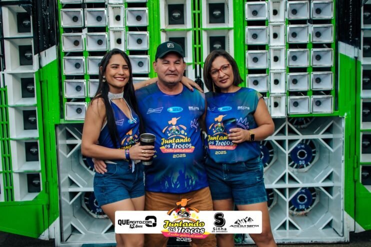 Bloco Juntando Os Troços agita a avenida no Festival do Cacau e Chocolate 2025 144