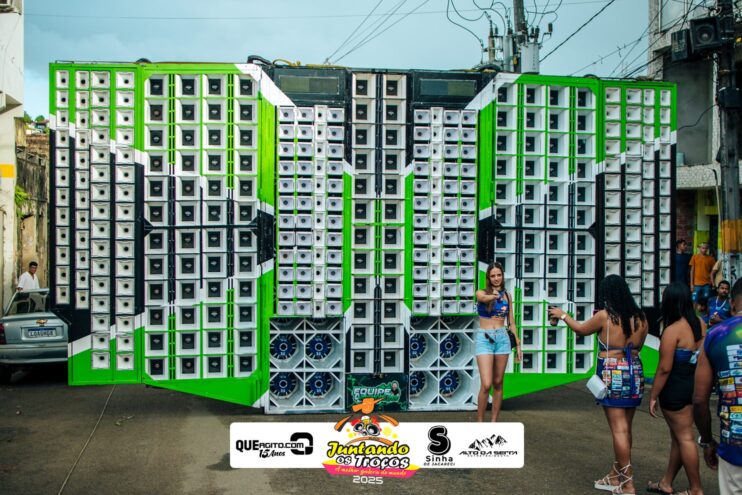 Bloco Juntando Os Troços agita a avenida no Festival do Cacau e Chocolate 2025 148