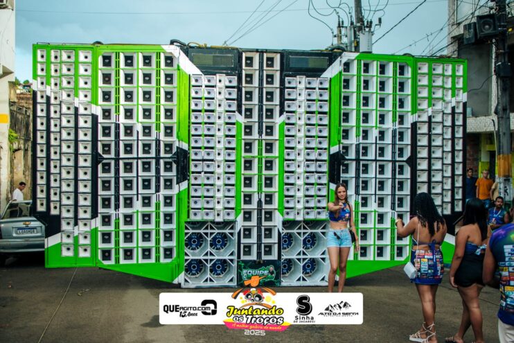 Bloco Juntando Os Troços agita a avenida no Festival do Cacau e Chocolate 2025 149