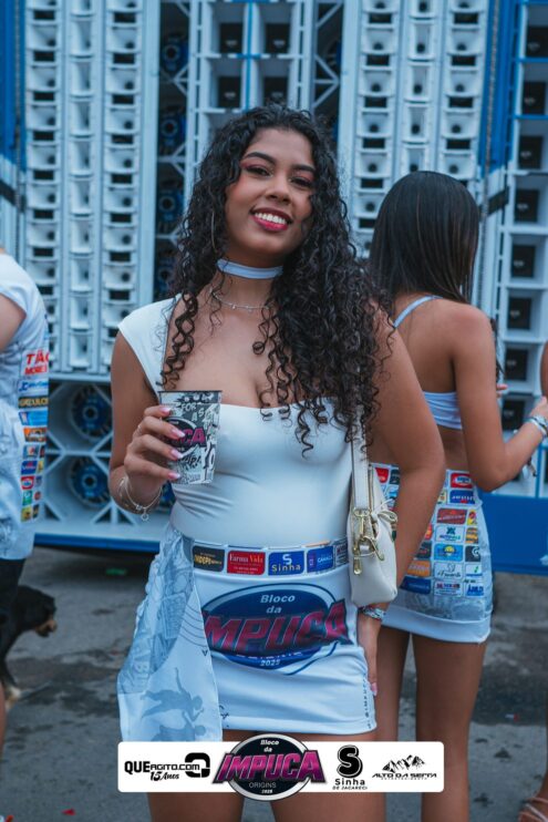 Bloco da Impuca completa 15 anos e arrasta multidão pelas ruas de Camacã 813