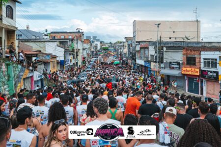 Bloco da Impuca completa 15 anos e arrasta multidão pelas ruas de Camacã Bloco da Impuca completa 15 anos e arrasta multidão pelas ruas de Camacã 6