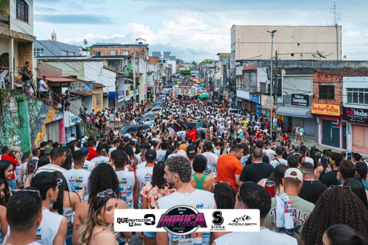 Bloco da Impuca completa 15 anos e arrasta multidão pelas ruas de Camacã 888