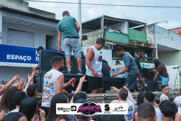 Bloco da Impuca completa 15 anos e arrasta multidão pelas ruas de Camacã 893