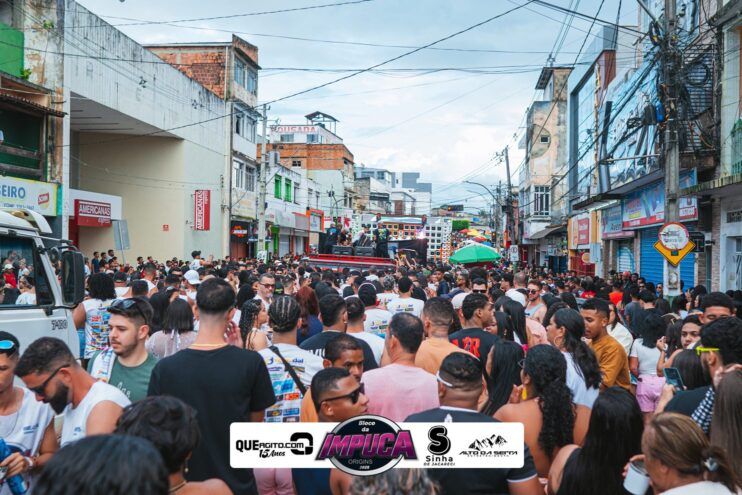 Bloco da Impuca completa 15 anos e arrasta multidão pelas ruas de Camacã 895