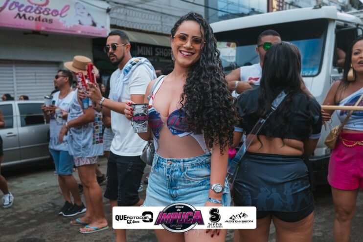 Bloco da Impuca completa 15 anos e arrasta multidão pelas ruas de Camacã 919