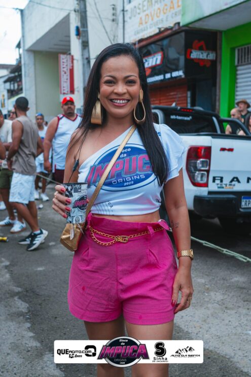 Bloco da Impuca completa 15 anos e arrasta multidão pelas ruas de Camacã 929