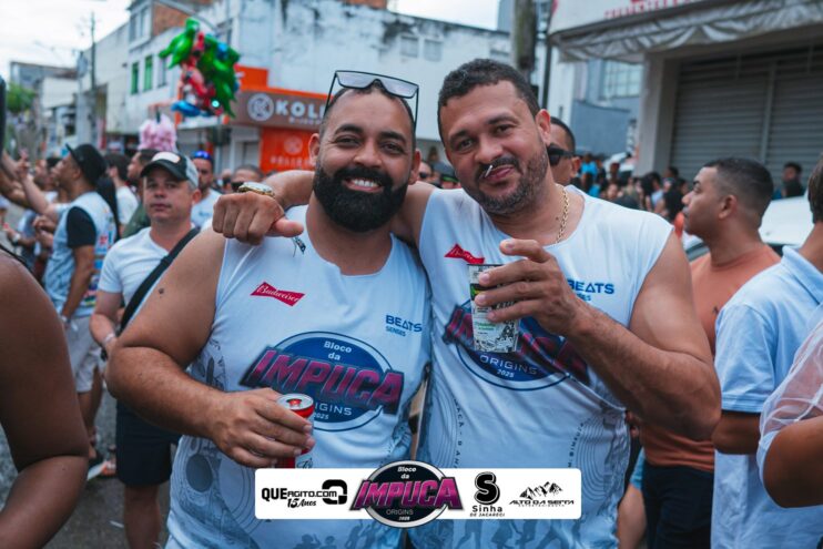 Bloco da Impuca completa 15 anos e arrasta multidão pelas ruas de Camacã 966