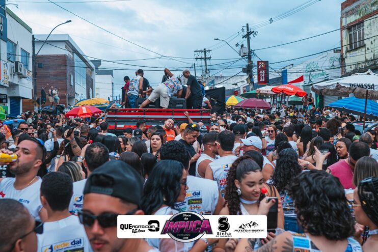 Bloco da Impuca completa 15 anos e arrasta multidão pelas ruas de Camacã 979