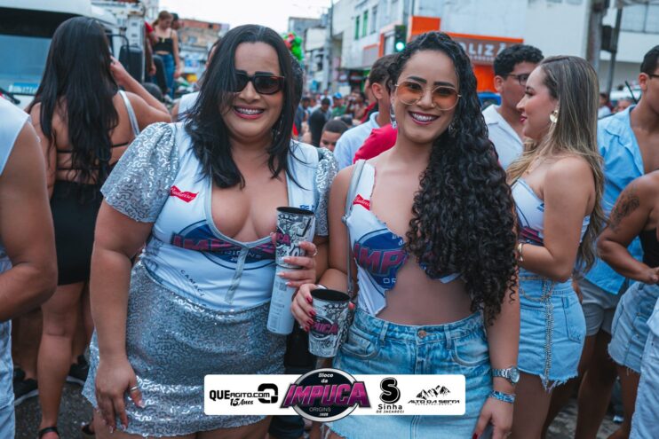 Bloco da Impuca completa 15 anos e arrasta multidão pelas ruas de Camacã 984