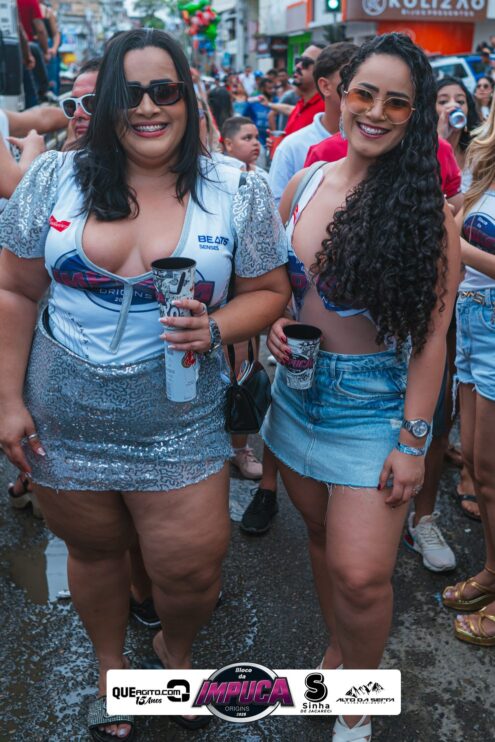 Bloco da Impuca completa 15 anos e arrasta multidão pelas ruas de Camacã 986