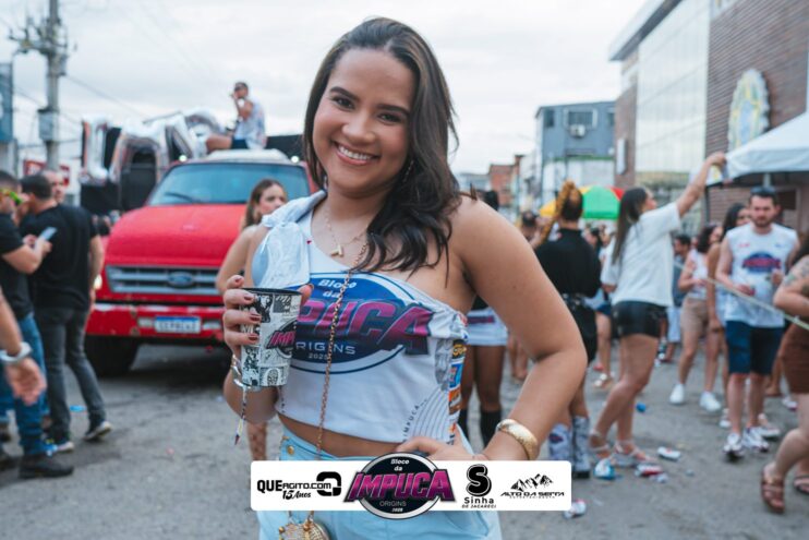 Bloco da Impuca completa 15 anos e arrasta multidão pelas ruas de Camacã 1430