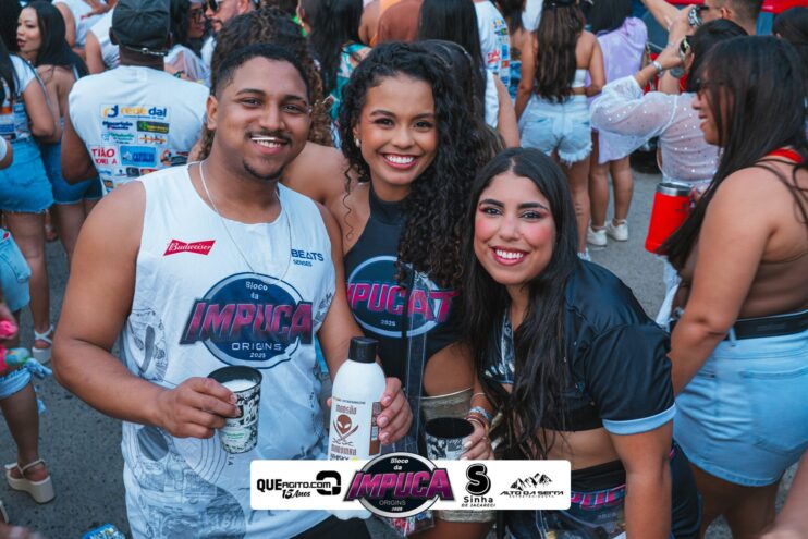 Bloco da Impuca completa 15 anos e arrasta multidão pelas ruas de Camacã 1452