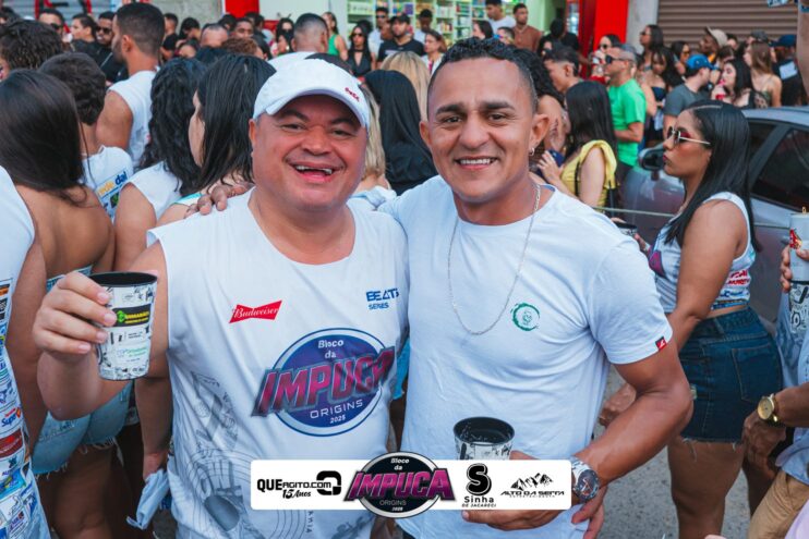 Bloco da Impuca completa 15 anos e arrasta multidão pelas ruas de Camacã 1472