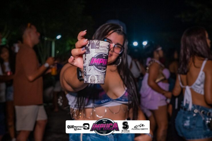 Bloco da Impuca completa 15 anos e arrasta multidão pelas ruas de Camacã 1581