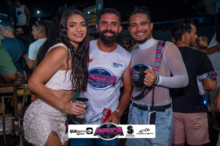 Bloco da Impuca completa 15 anos e arrasta multidão pelas ruas de Camacã 1998