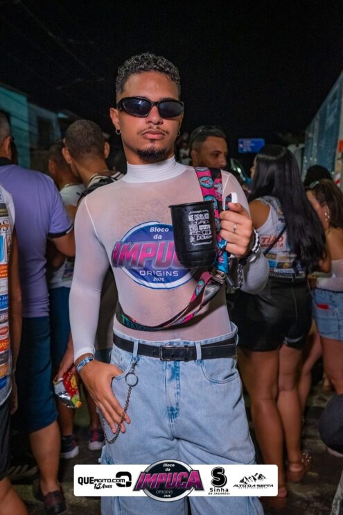 Bloco da Impuca completa 15 anos e arrasta multidão pelas ruas de Camacã 2000