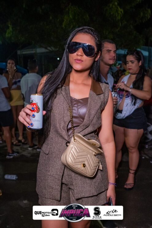 Bloco da Impuca completa 15 anos e arrasta multidão pelas ruas de Camacã 2012