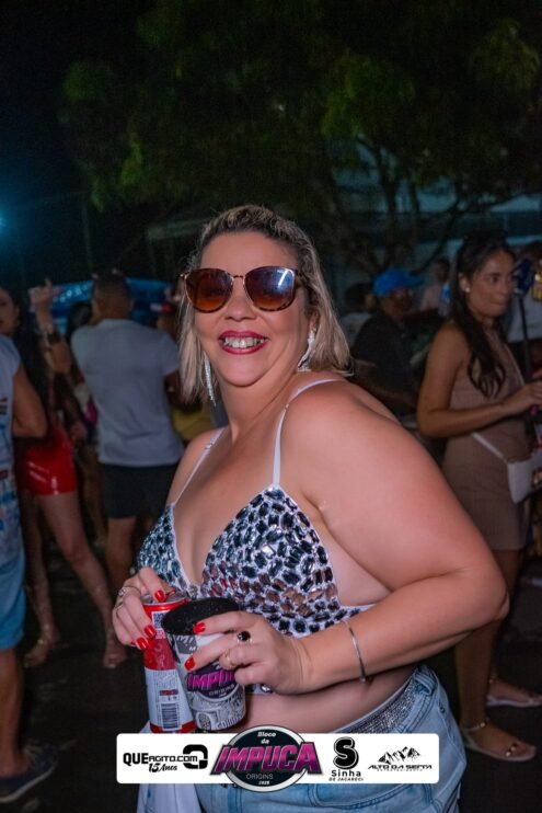 Bloco da Impuca completa 15 anos e arrasta multidão pelas ruas de Camacã 2013