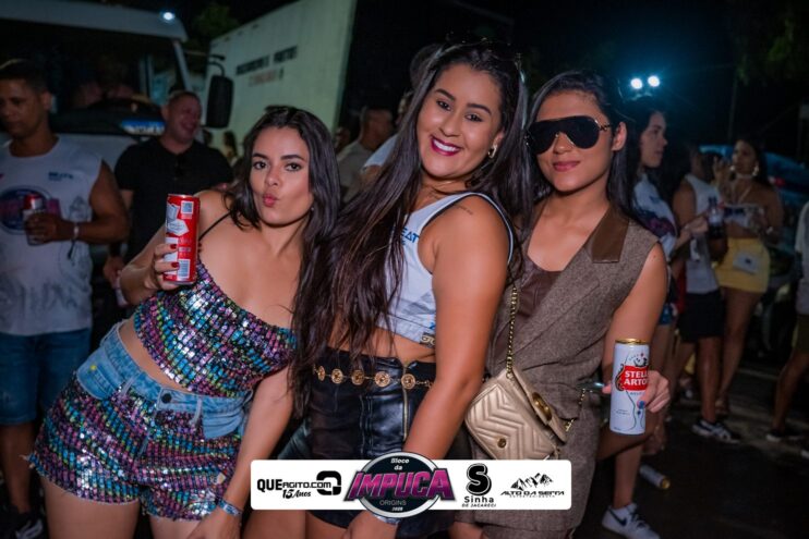 Bloco da Impuca completa 15 anos e arrasta multidão pelas ruas de Camacã 2014