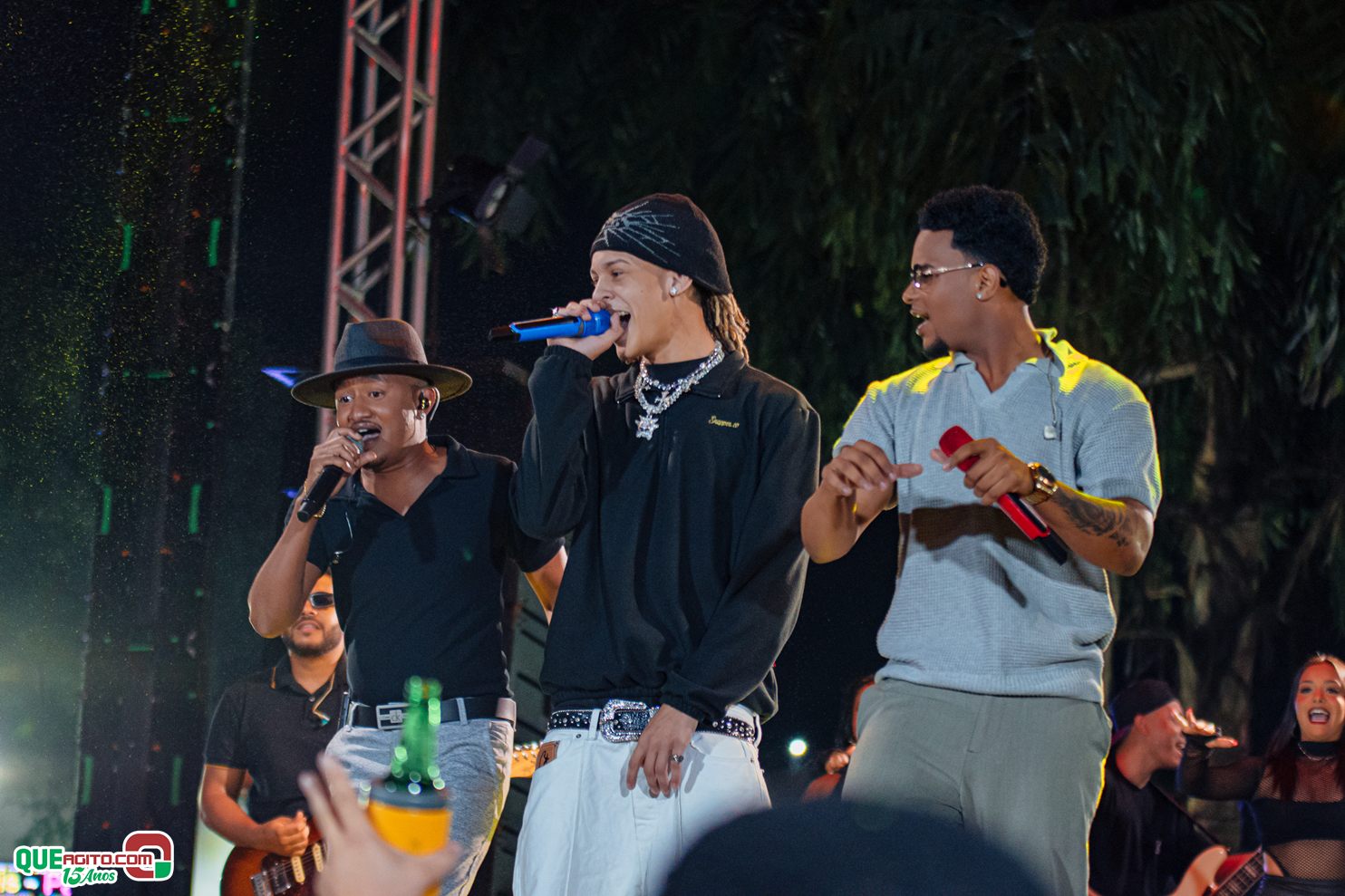Cássio e Paulinho agitam praça de Itagimirim com gravação de audiovisual 20