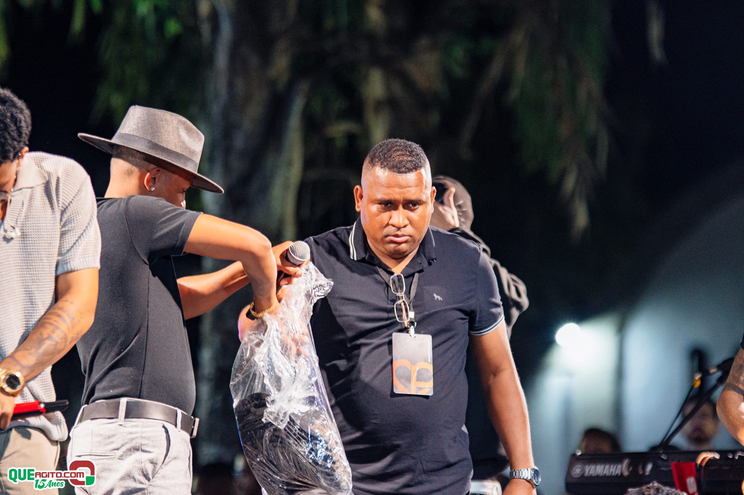 Cássio e Paulinho agitam praça de Itagimirim com gravação de audiovisual 24