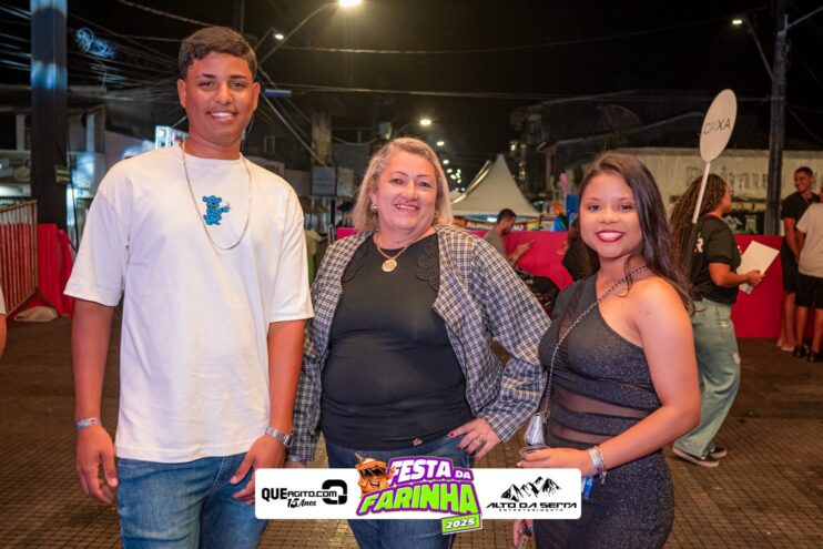 Simone Mendes abre a Festa da Farinha 2025 em Buerarema 158