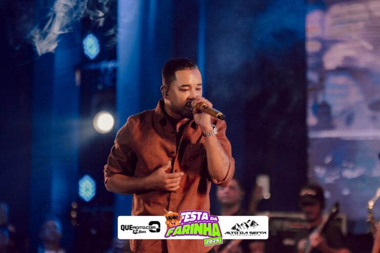 Simone Mendes abre a Festa da Farinha 2025 em Buerarema 693