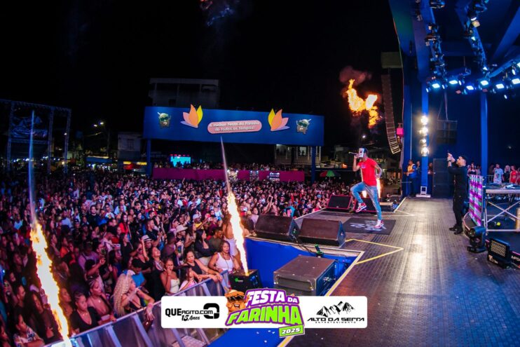 Simone Mendes abre a Festa da Farinha 2025 em Buerarema 802