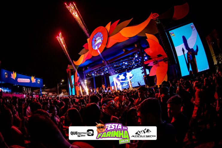 Simone Mendes abre a Festa da Farinha 2025 em Buerarema 808