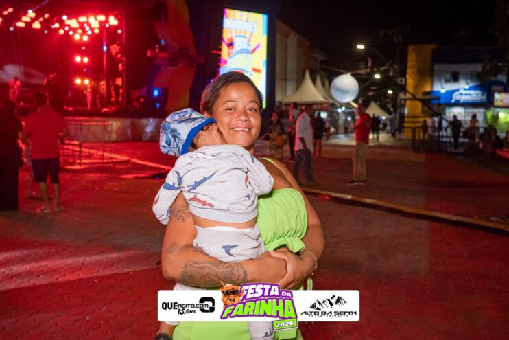 Calcinha Preta leva público ao delírio na segunda noite da Festa da Farinha 2025 21