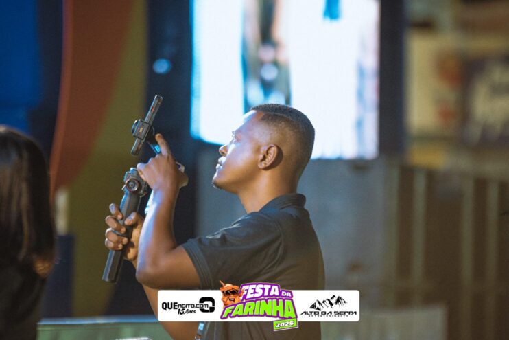 Calcinha Preta leva público ao delírio na segunda noite da Festa da Farinha 2025 31