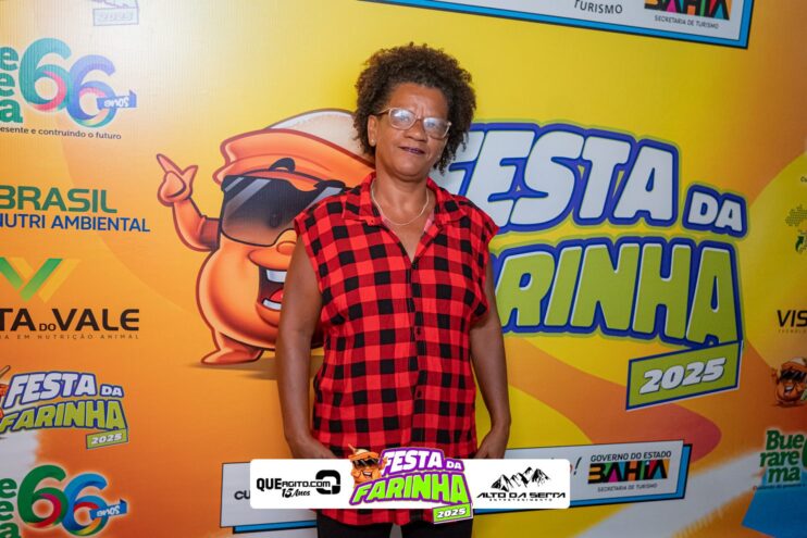 Calcinha Preta leva público ao delírio na segunda noite da Festa da Farinha 2025 59