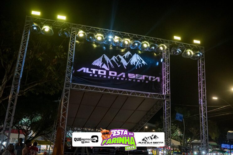 Calcinha Preta leva público ao delírio na segunda noite da Festa da Farinha 2025 72