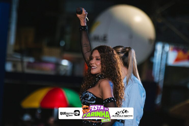 Calcinha Preta leva público ao delírio na segunda noite da Festa da Farinha 2025 240