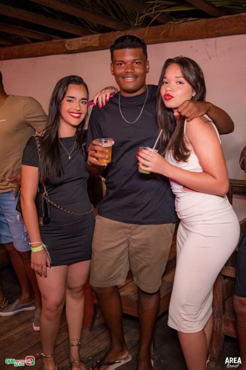 Gab Lopes e Me Leva 73 agitam a Saidêra da Area Beach 69