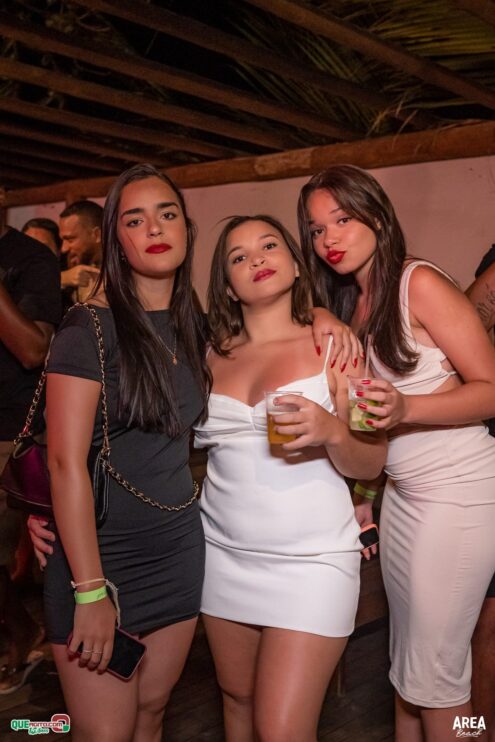 Gab Lopes e Me Leva 73 agitam a Saidêra da Area Beach 72