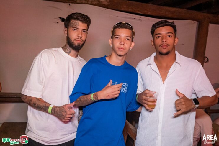 Gab Lopes e Me Leva 73 agitam a Saidêra da Area Beach 73