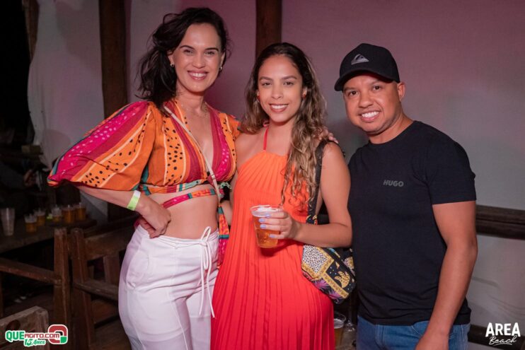 Gab Lopes e Me Leva 73 agitam a Saidêra da Area Beach 95