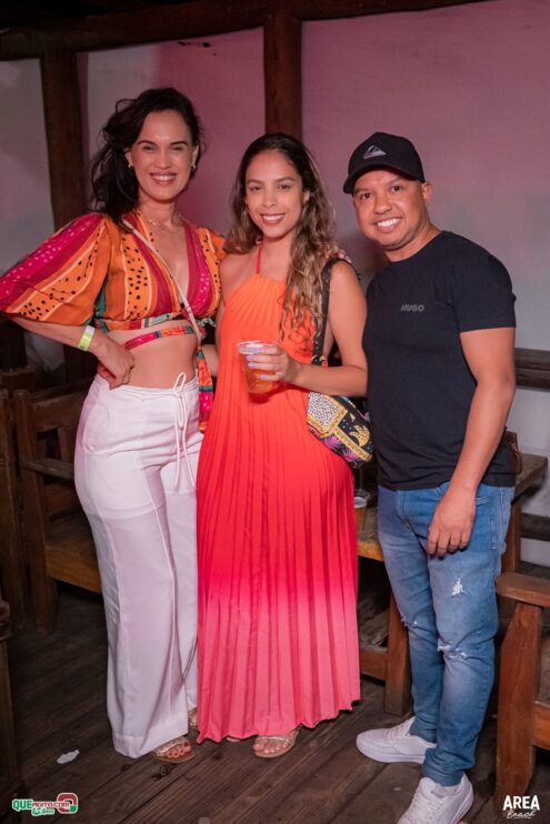 Gab Lopes e Me Leva 73 agitam a Saidêra da Area Beach 97