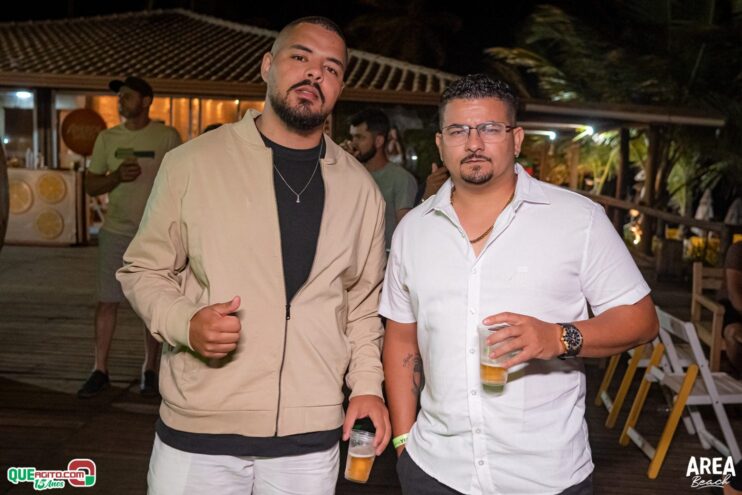 Gab Lopes e Me Leva 73 agitam a Saidêra da Area Beach 98