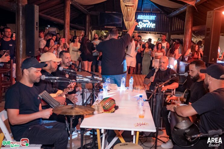 Gab Lopes e Me Leva 73 agitam a Saidêra da Area Beach 102