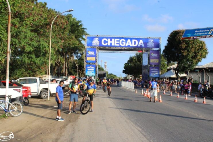 Porto Seguro vive domingo histórico com a Corrida da Ponte 19