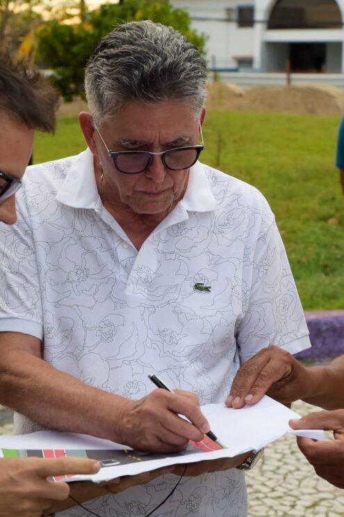 Prefeito Jânio Natal visita obras de requalificação da Rua Pero Vaz de Caminha e Praça ACM 25