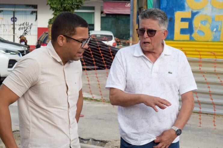 Prefeito Jânio Natal visita obras de requalificação da Rua Pero Vaz de Caminha e Praça ACM 19
