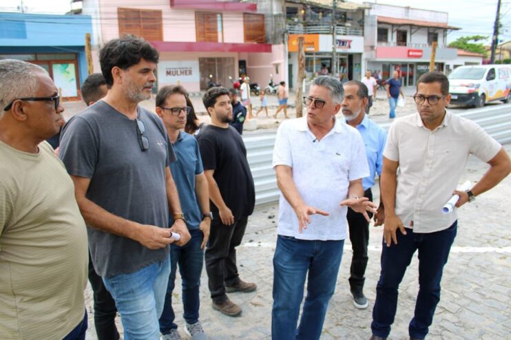Prefeito Jânio Natal visita obras de requalificação da Rua Pero Vaz de Caminha e Praça ACM 4