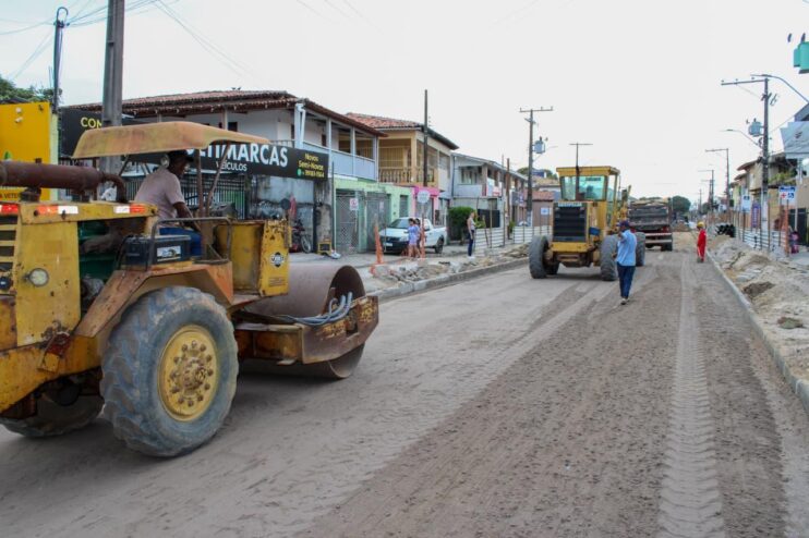 Prefeito Jânio Natal visita obras de requalificação da Rua Pero Vaz de Caminha e Praça ACM 12